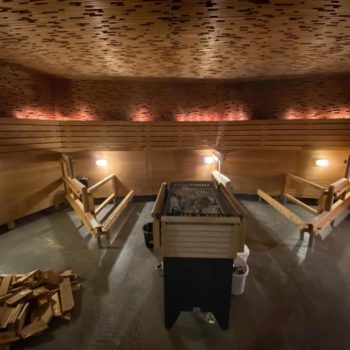 Wenn wir hier fertig sind, überlegen wir uns einen Duft für den ersten Aufguss